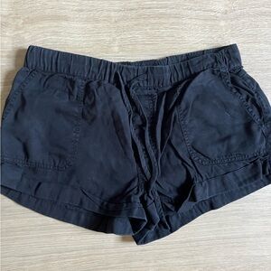 Volcolm Women’s Shorts size small